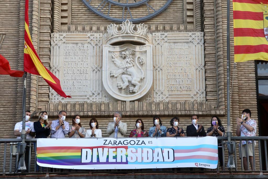 Las reivindicaciones del colectivo LGTBIQ+ tiñen Aragón con los colores del arco iris Las reivindicaciones del colectivo LGTBIQ+ tiñen Aragón con los colores del arco iris