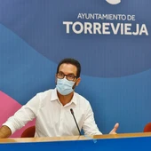 Se contratará a 70 monitores, 5 recepcionistas, 5 de socorristas y 4 monitores de natación, siendo las horas previstas en el contrato de un total de 42.054 Se contratará a 70 monitores, 5 recepcionistas, 5 de socorristas y 4 monitores de natación, siendo las horas previstas en el contrato de un total de 42.054
