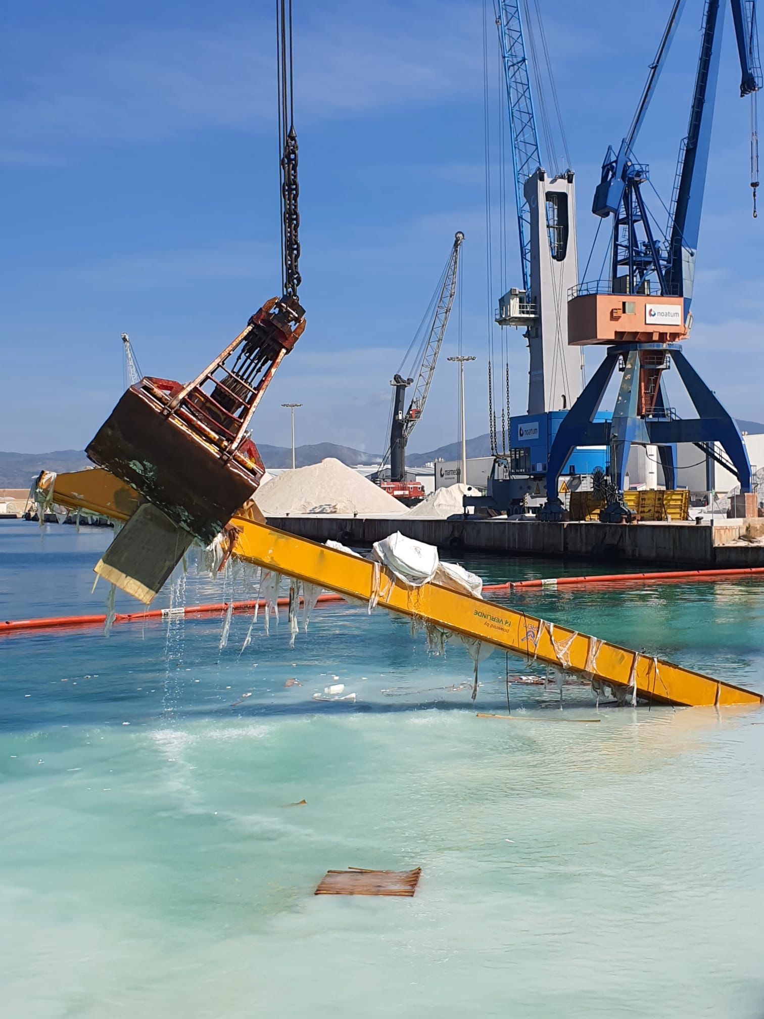 Sigue la búsqueda del estibador desaparecido cuando se cumple un mes del accidente Sigue la búsqueda del estibador desaparecido cuando se cumple un mes del accidente