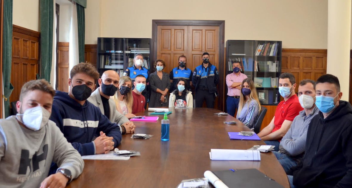 El Ayuntamiento de Llanes incorpora a 12 auxiliares de Policía Local hasta el 28 de septiembre El Ayuntamiento de Llanes incorpora a 12 auxiliares de Policía Local hasta el 28 de septiembre