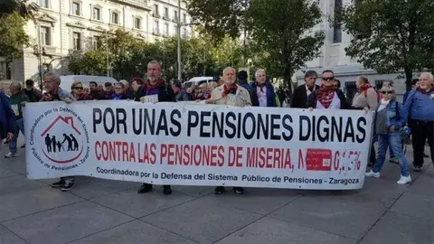 Los pensionistas llevan meses movilizándose por unas pensiones dignas. Los pensionistas llevan meses movilizándose por unas pensiones dignas.