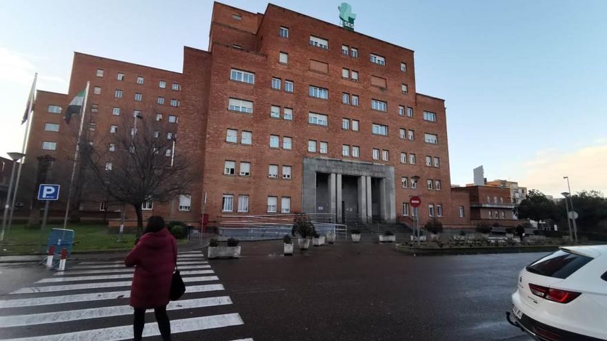 Trabajadores de la Lavandería del Perpetuo Socorro de Badajoz se concentran este miércoles para pedir mejoras laborales Trabajadores de la Lavandería del Perpetuo Socorro de Badajoz se concentran este miércoles para pedir mejoras laborales