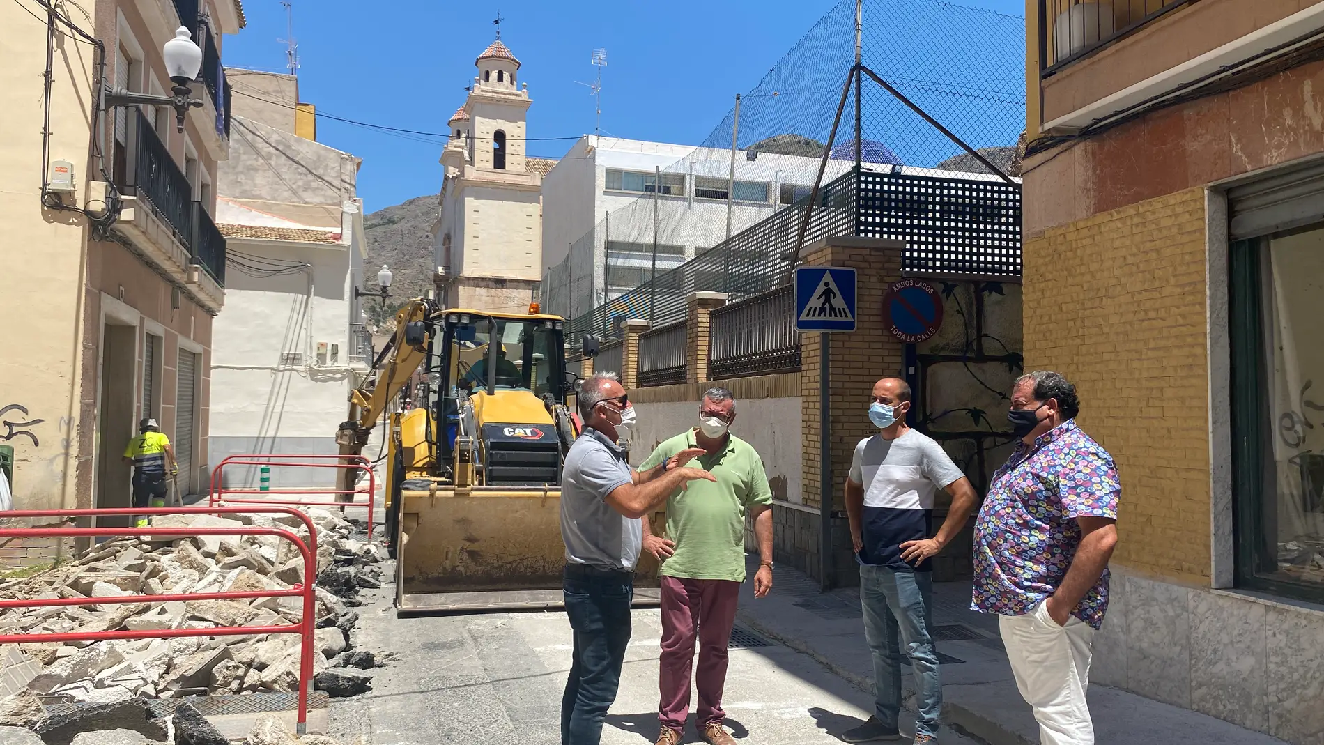 Obras de remodelación y pavimentación de aceras en las calles de Santiago y Capuchinos 