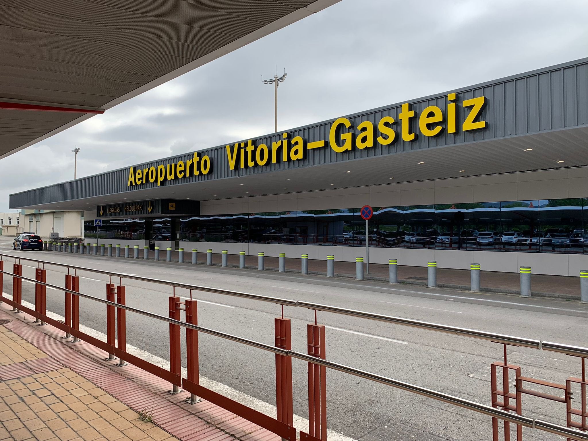 Foronda estrena su renovada terminal de pasajeros Foronda estrena su renovada terminal de pasajeros