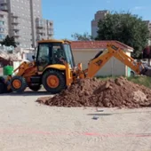 El parque, que cuenta con una superficie de unos 2.000 metros cuadrados, consta de dos zonas El parque, que cuenta con una superficie de unos 2.000 metros cuadrados, consta de dos zonas