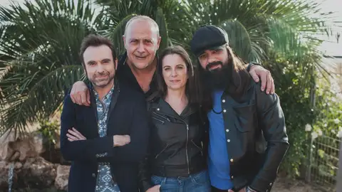 El equipo de 'Como el perro y el gato' El equipo de 'Como el perro y el gato'