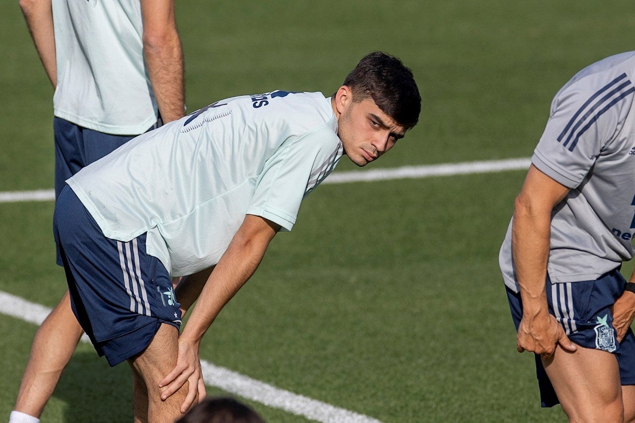 Pedri: "Si Luis Enrique no me hubiese cambiado, seguro que hubiese levantado la mano para tirar un penalti" Pedri: "Si Luis Enrique no me hubiese cambiado, seguro que hubiese levantado la mano para tirar un penalti"
