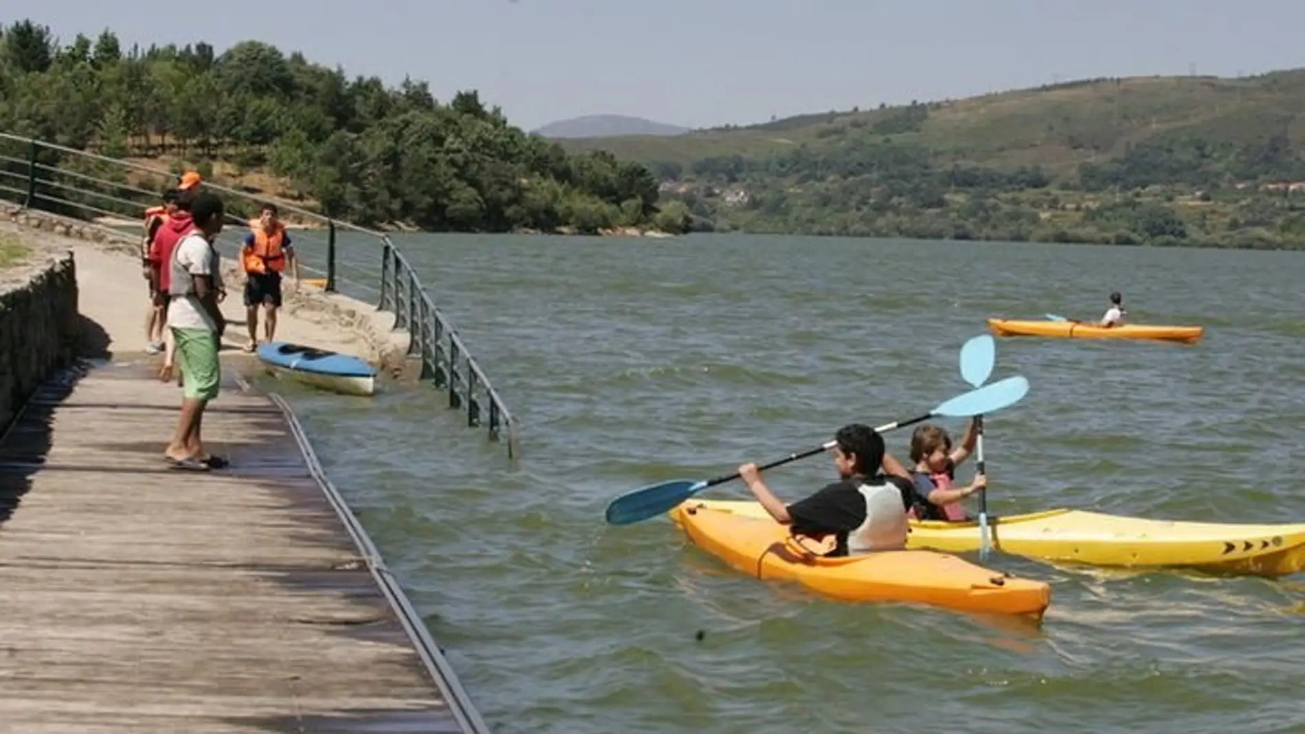Natureza, deporte e ocio mestúranse no campamento de verán “Explora Ourense” 2021