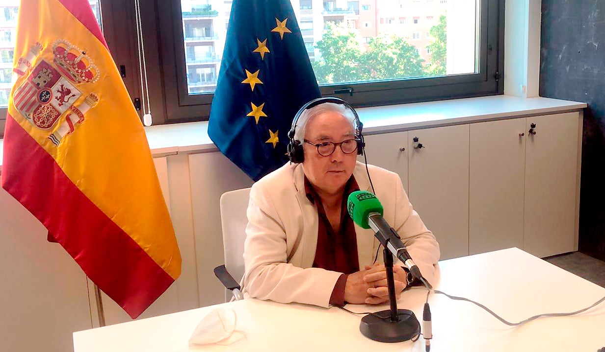 Manuel Castells: "La situación de los profesores universitarios jóvenes es una auténtica vergüenza" Manuel Castells: "La situación de los profesores universitarios jóvenes es una auténtica vergüenza"