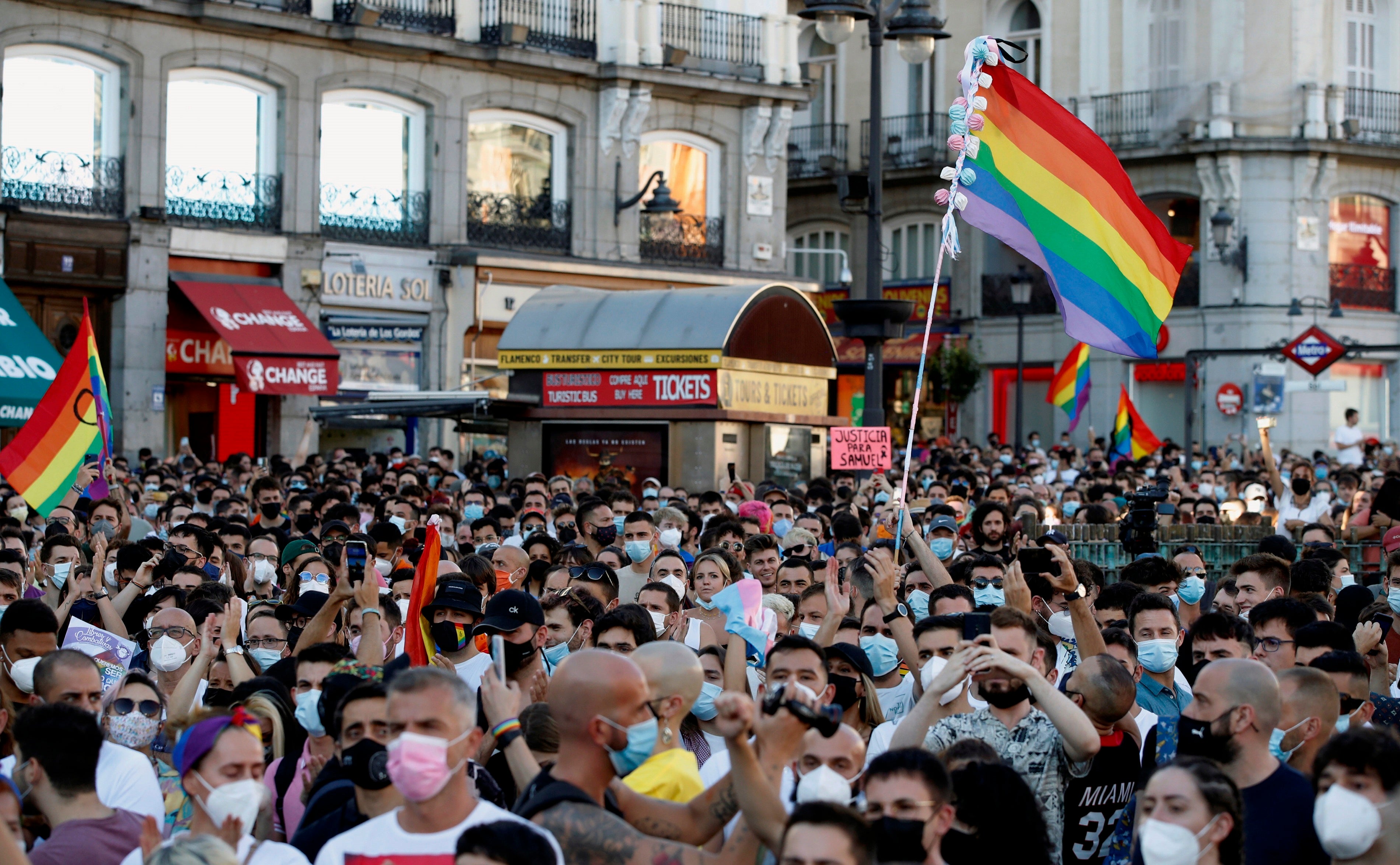La ley LGTB de Madrid no se derogará: el PP anuncia que se abstendrá a la propuesta de Vox La ley LGTB de Madrid no se derogará: el PP anuncia que se abstendrá a la propuesta de Vox