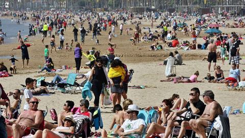 Sanidad teme que se produzca un repunte de casos procedentes de Salou en los pr&oacute;ximos d&iacute;as.