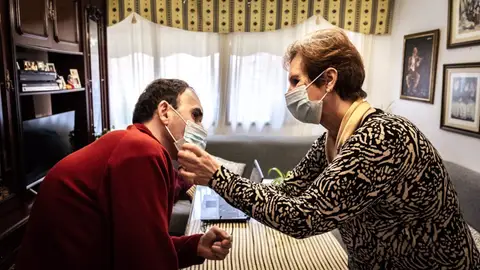 Roberto Palomo plasma en un fotolibro los momentos más duros de la pandemia en Badajoz Ondacero
