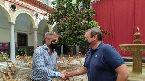 Cesar D&iacute;az y Onofre Miralles en el Ayuntamiento de Granada