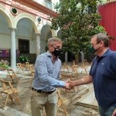Cesar Díaz y Onofre Miralles en el Ayuntamiento de Granada