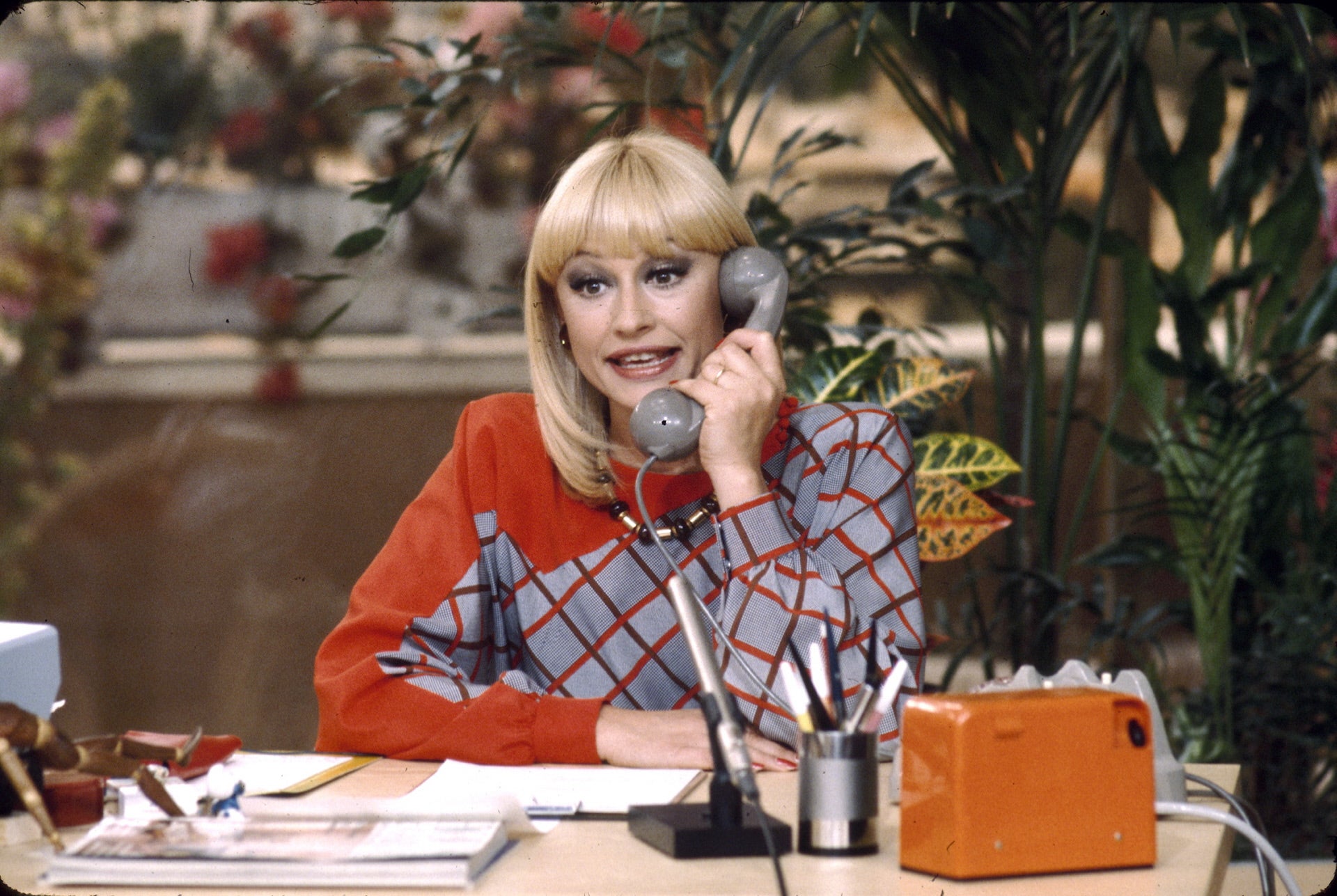 Historias de la tele con Borja Terán: Adiós Raffaella, que hasta la muerte te pille bailando episode artwork