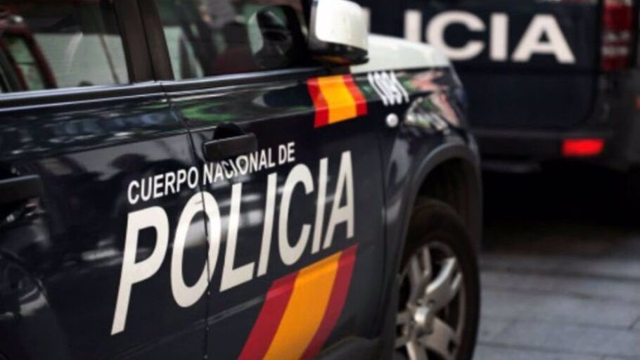 Veh&iacute;culo de la Polic&iacute;a Nacional. 
