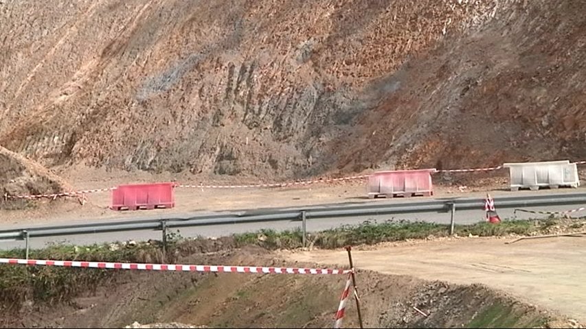 El Principado desiste de expropiar las fincas pendientes para realizar las obras del tramo entre Navelgas y Naraval El Principado desiste de expropiar las fincas pendientes para realizar las obras del tramo entre Navelgas y Naraval