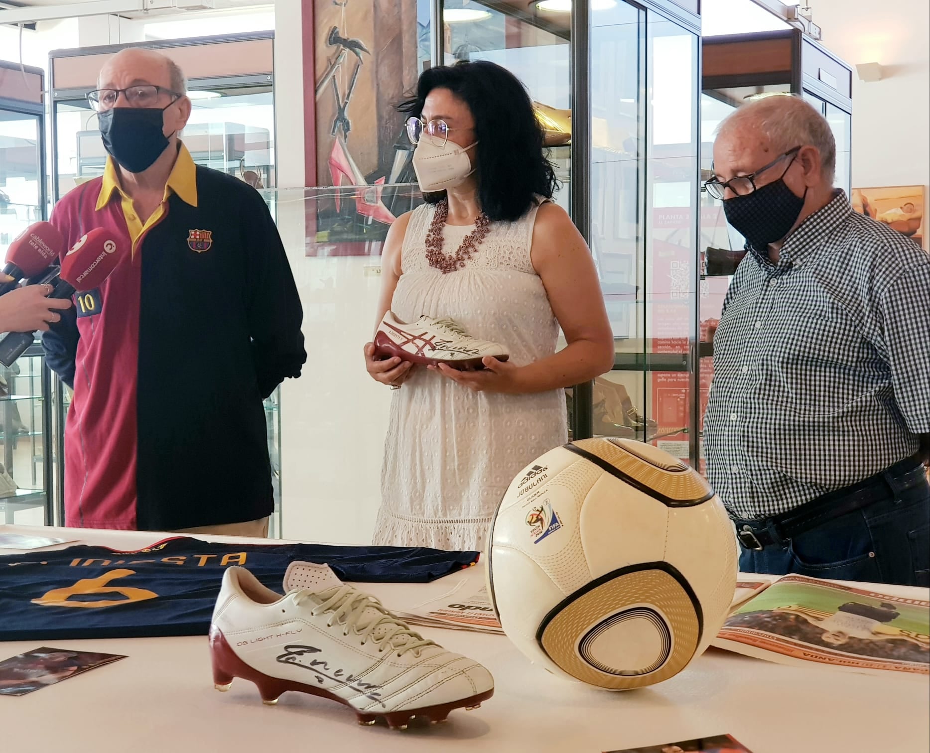 El Museo del Calzado de Elda ya cuenta con las botas de Andrés Iniesta dentro de su colección de ‘Zapato con Historia’ El Museo del Calzado de Elda ya cuenta con las botas de Andrés Iniesta dentro de su colección de ‘Zapato con Historia’