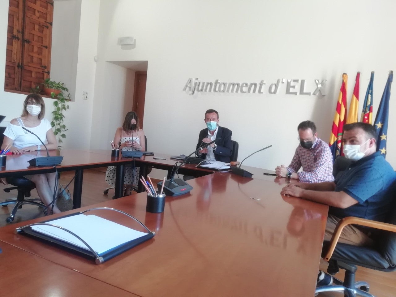 El alcalde de Elche pide al PP que pide que se retracte tras el archivo de Anticorrupción de la denuncia por el pago de facturas con reparo El alcalde de Elche pide al PP que pide que se retracte tras el archivo de Anticorrupción de la denuncia por el pago de facturas con reparo