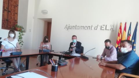 Rueda de prensa del alcalde de Elche acompañado de integrantes del equipo de Gobierno. Rueda de prensa del alcalde de Elche acompañado de integrantes del equipo de Gobierno.