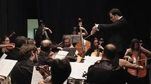 Carlos Ocaña Carlos Ocaña, director de orquesta alcalaíno, tercer premio en la Lake Como International Conducting Competition