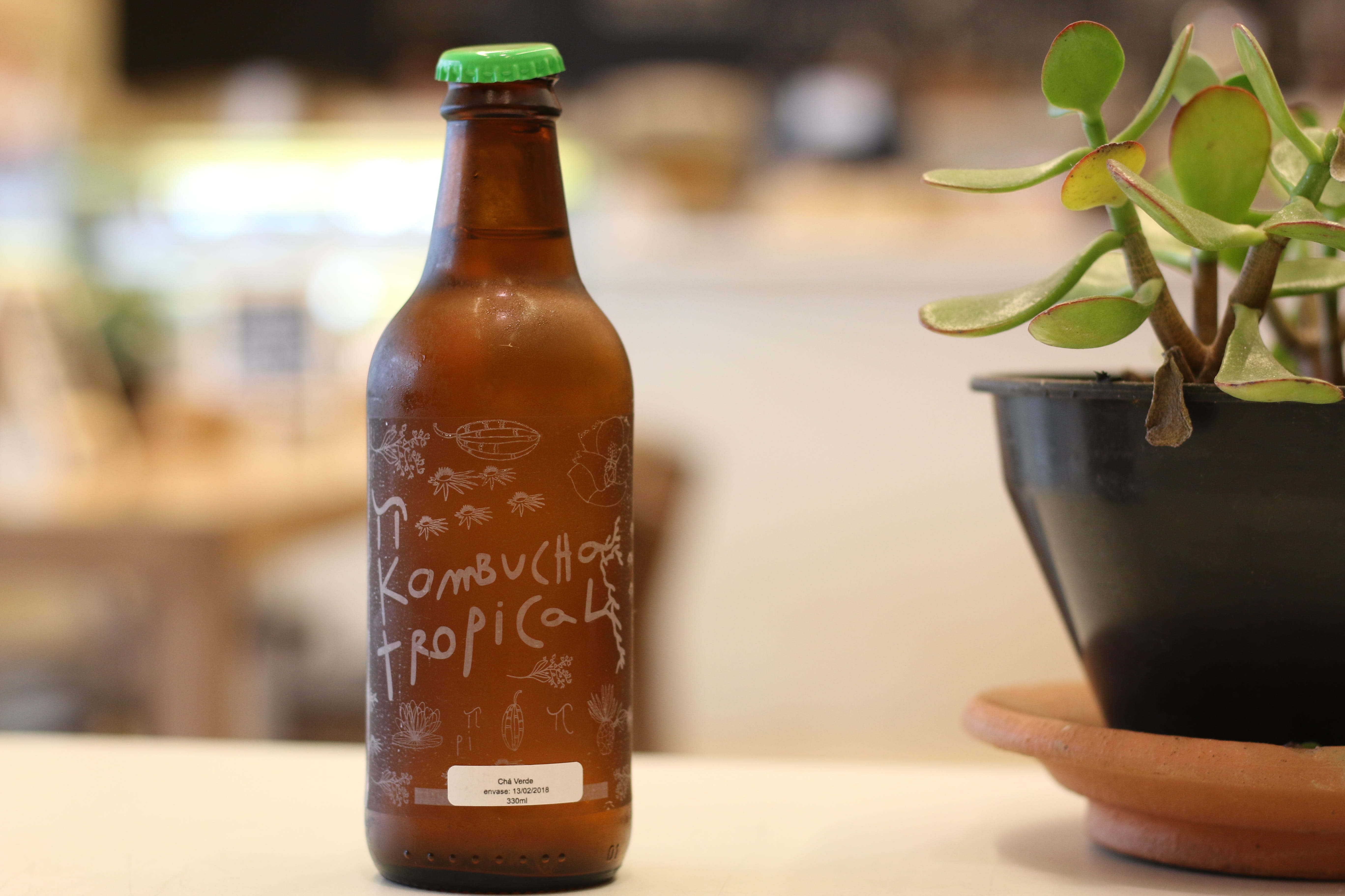 Tony Pérez nos habla en nuestro espacio semanal de la bebida de moda: la kombucha Tony Pérez nos habla en nuestro espacio semanal de la bebida de moda: la kombucha