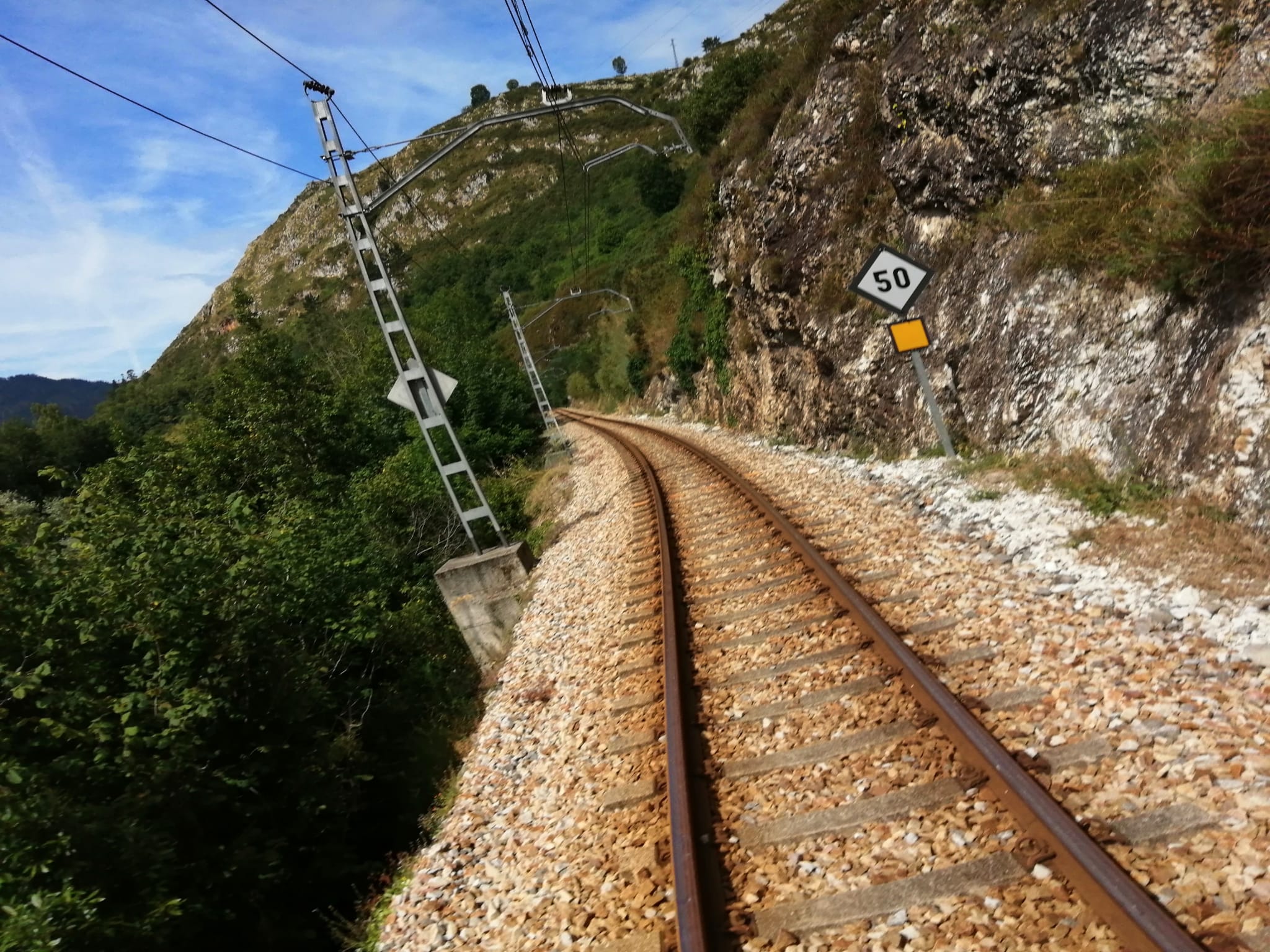 Satisfacción en Parres por las obras que Adif acometerá en el tramo ferroviario Arriondas-Torañu Satisfacción en Parres por las obras que Adif acometerá en el tramo ferroviario Arriondas-Torañu