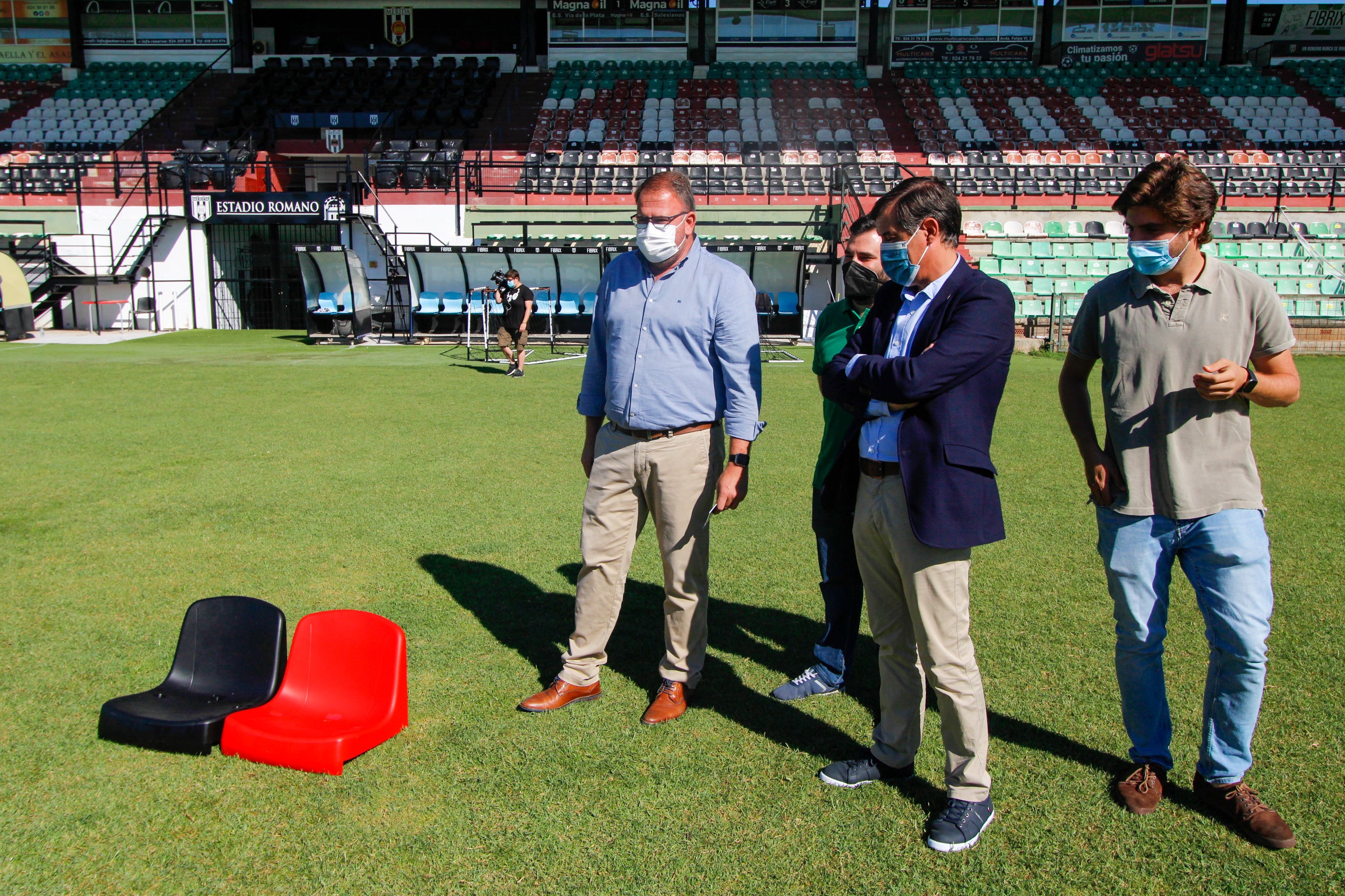 300.000 Euros para el cambio de césped y asientos en Tribuna y Preferencia 300.000 Euros para el cambio de césped y asientos en Tribuna y Preferencia