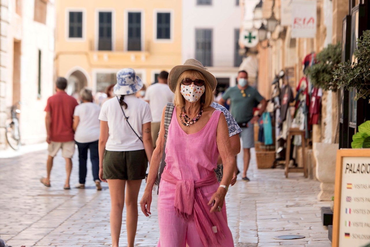 Rubén Amón indulta a los enmascarados: "No nos fiamos ni de Sánchez, ni de los expertos, ni del virus" Rubén Amón indulta a los enmascarados: "No nos fiamos ni de Sánchez, ni de los expertos, ni del virus"