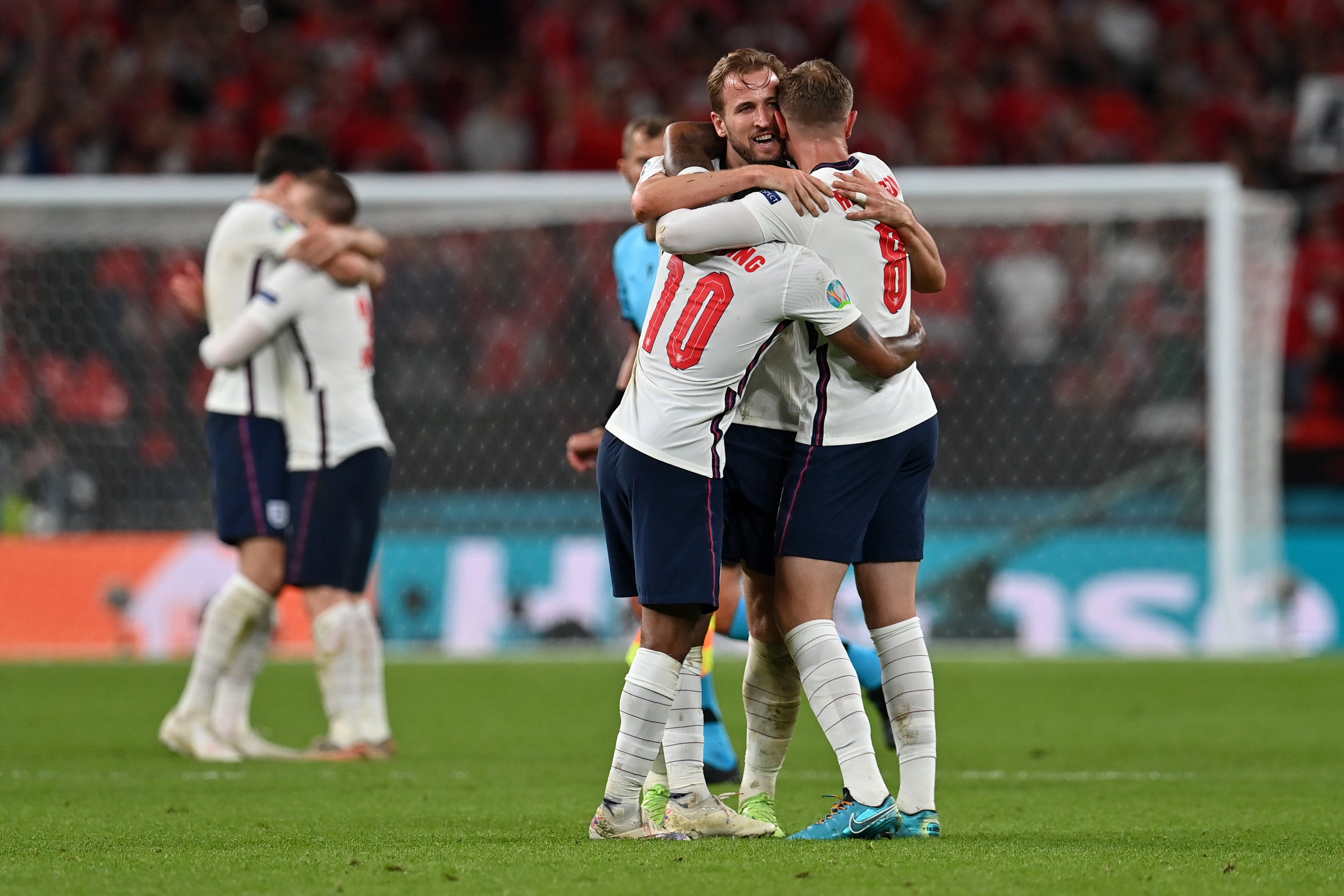 Inglaterra se impone a Dinamarca en la prórroga y se cita con Italia en la final de la Eurocopa Inglaterra se impone a Dinamarca en la prórroga y se cita con Italia en la final de la Eurocopa