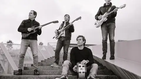 Too Many Villians Más de Uno Pontevedra