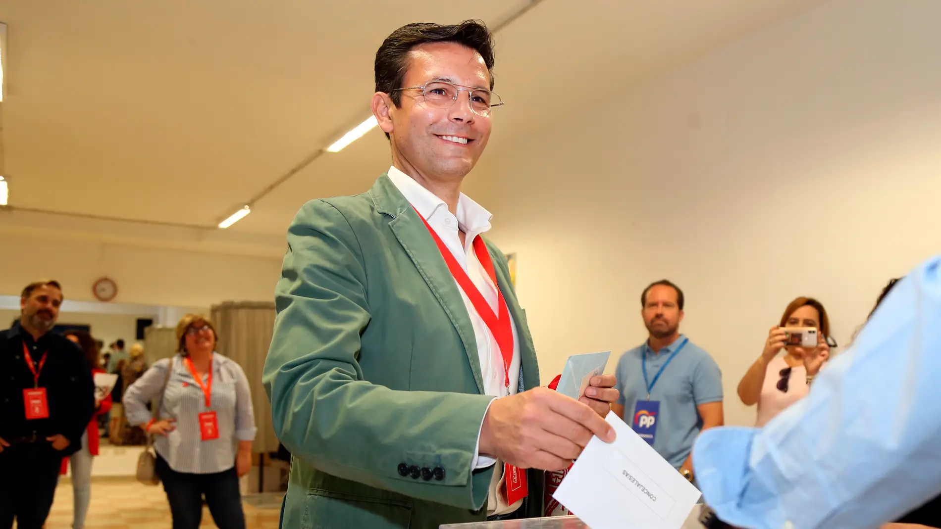 El nuevo alcalde de Granada por el PSOE, Francisco Cuenca. 