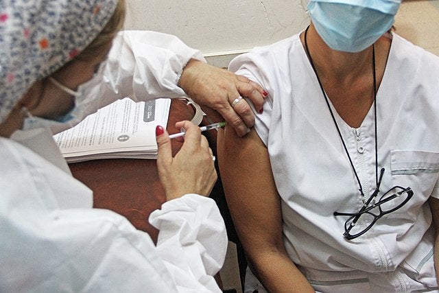 Cita vacuna Covid en Andalucía: teléfono, quién puede pedir cita, horarios y web Cita vacuna Covid en Andalucía: teléfono, quién puede pedir cita, horarios y web