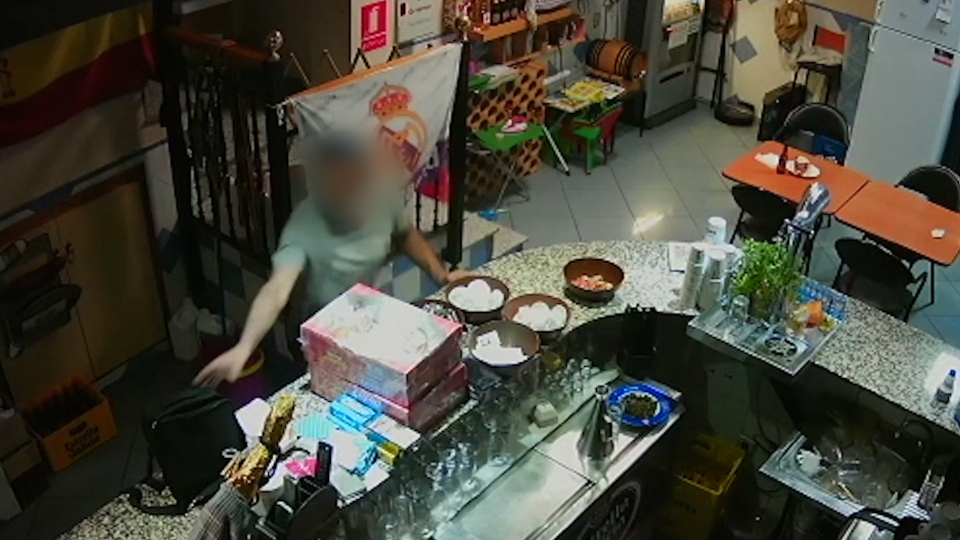 Detenido por dos delitos de hurto y otros dos de estafa en la comarca Detenido por dos delitos de hurto y otros dos de estafa en la comarca