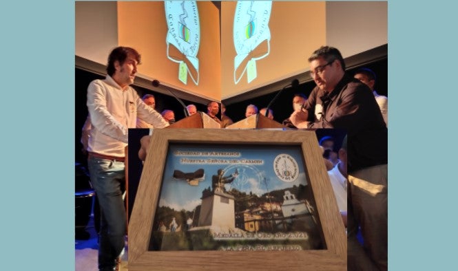 Acto de entrega de la Medalla de Oro de Artesanos 2021 a la Peña El Refuerzo Acto de entrega de la Medalla de Oro de Artesanos 2021 a la Peña El Refuerzo