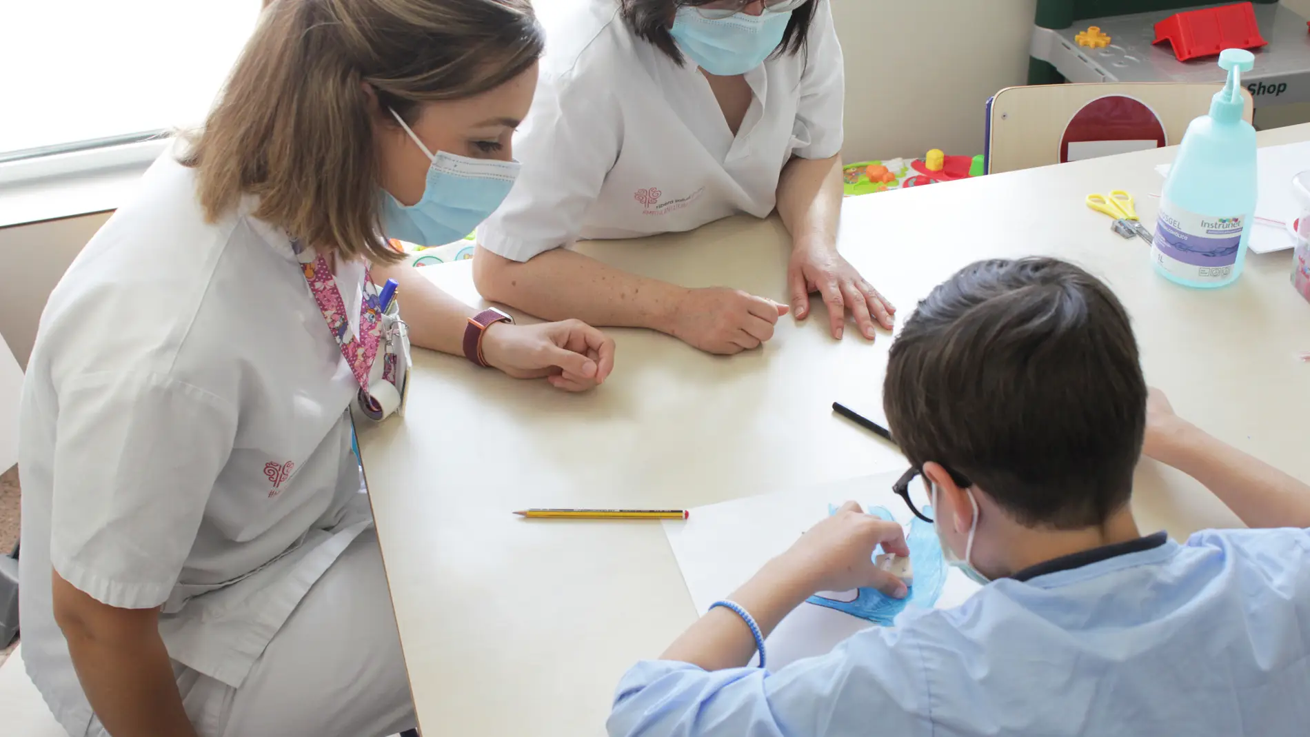 El Hospital del Vinalopó y la Fundación Salud Infantil colaboran para mejorar la atención de los más pequeños de Elche.