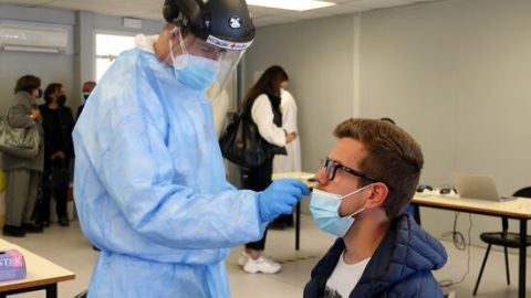 Salut no far&agrave; test als contactes dels positius sense s&iacute;mptomes.