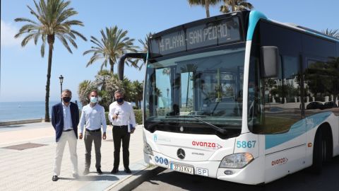 Autob&uacute;s playa San Pedro Alc&aacute;ntara