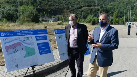 A Xunta sacará a venda solo empresarial con bonificacións dun 50% Visita a un polígono do Barco de Valdeorras