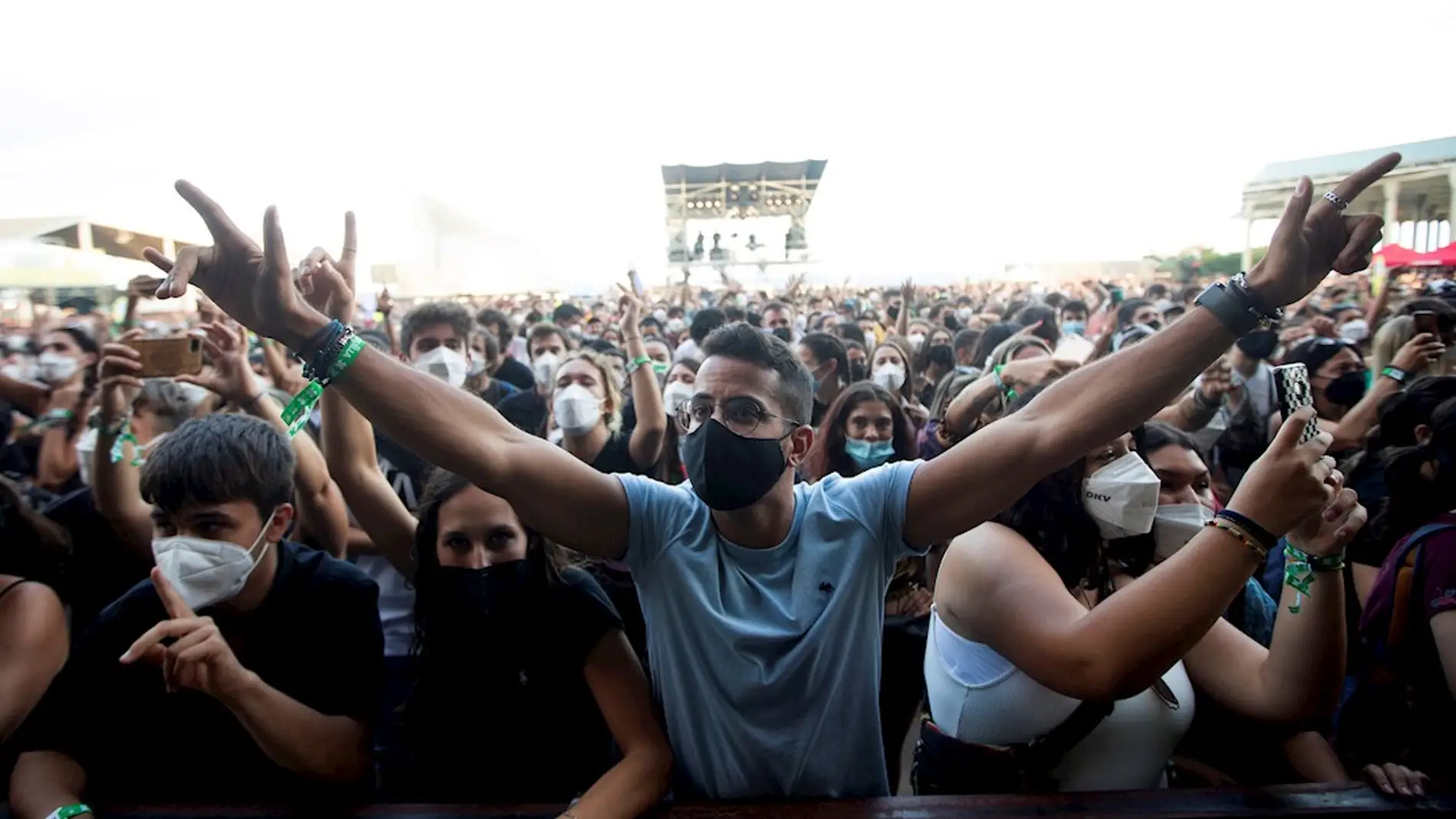 Miles de jóvenes disfrutan este jueves en el festival Cruïlla de Barcelona