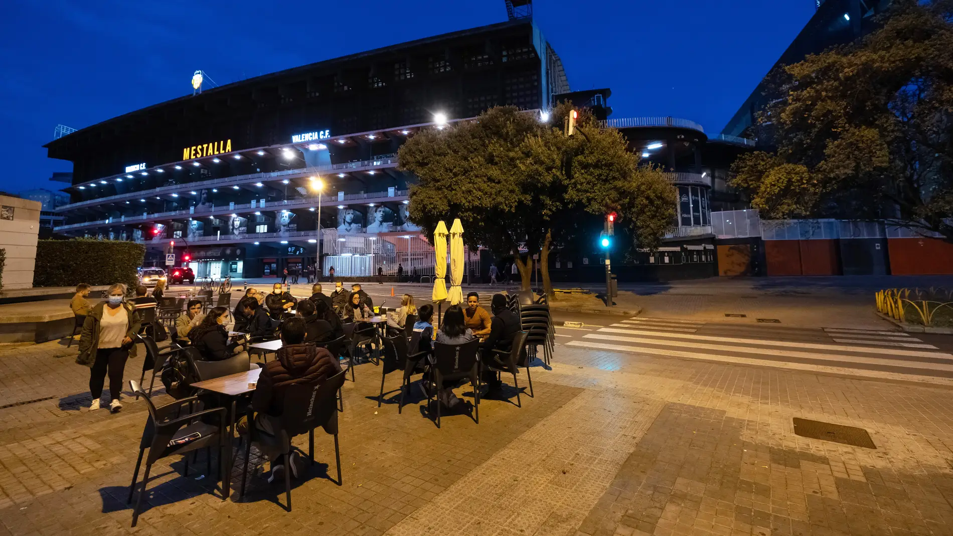 Un bar al lado del estadio de Mestalla, en Valencia