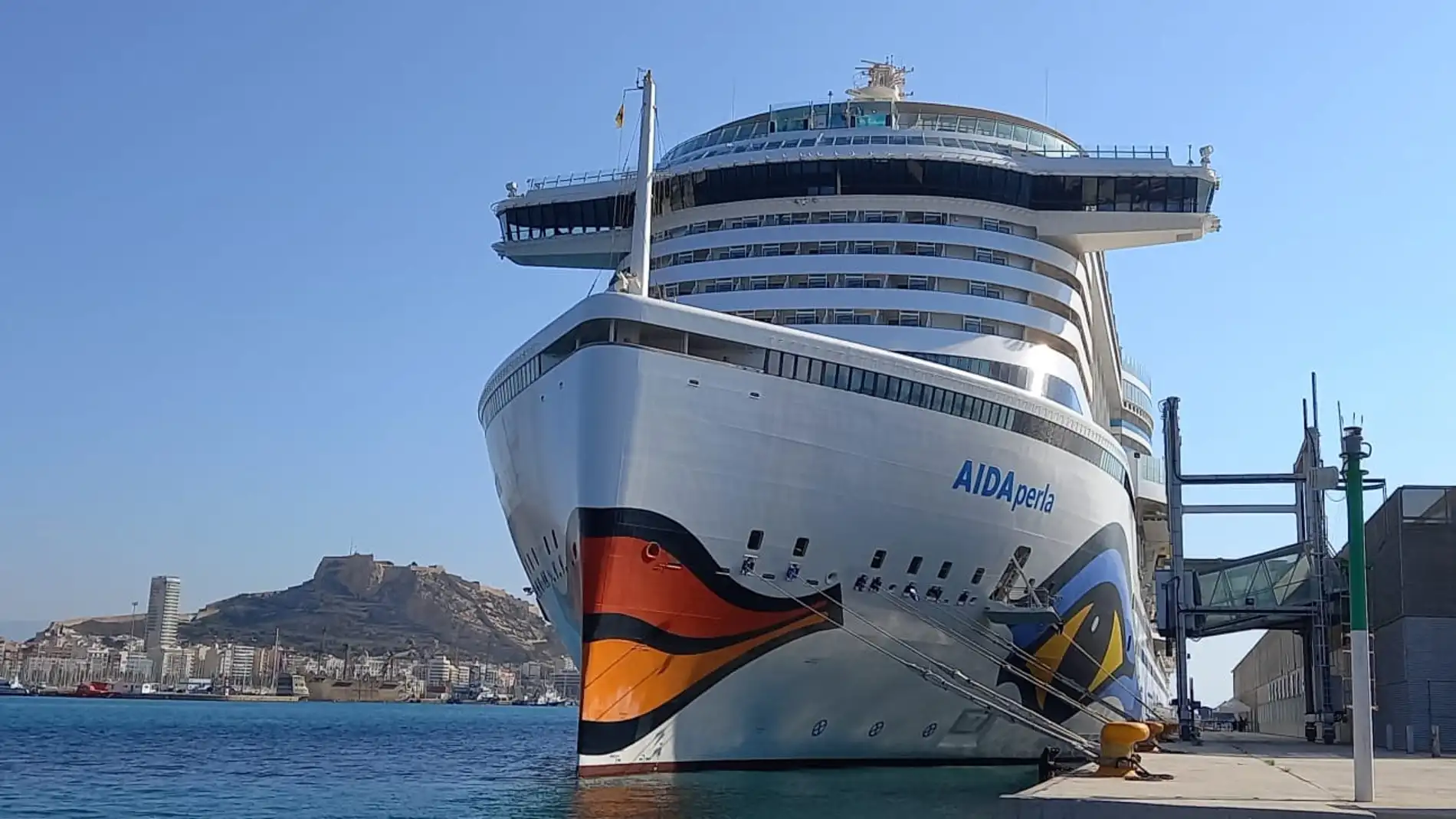 El Aida Perla en el puerto de Alicante
