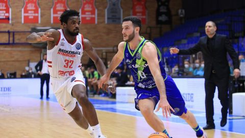 El Unicaja presenta una oferta formal a Marco Spissu
