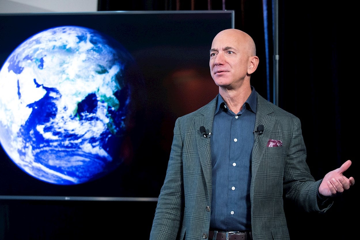 El multimillonario Jeff Bezos volará hoy al espacio en su nave New Shepard El multimillonario Jeff Bezos volará hoy al espacio en su nave New Shepard