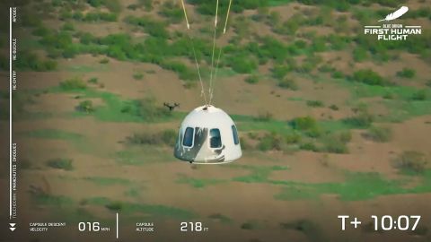 Aterrizaje de la nave de Jeff Bezos tras alcanzar el espacio