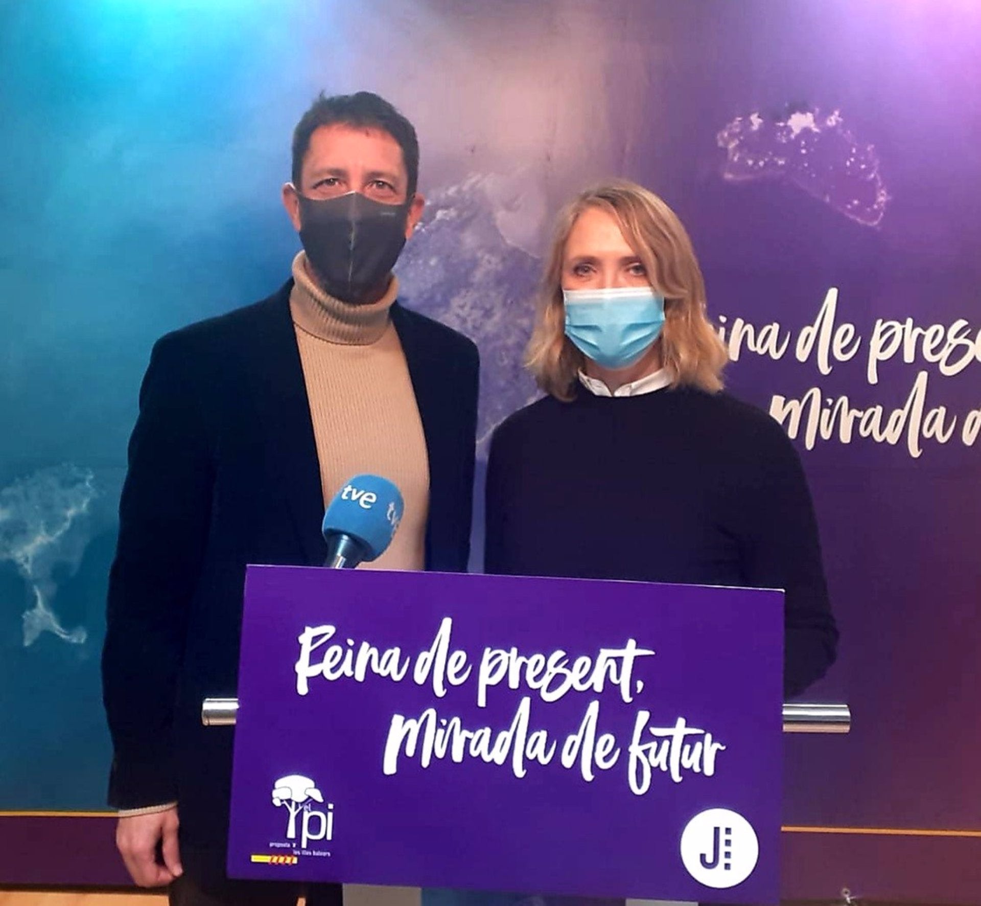 Antoni Amengual y Lina Pons dimiten junto a la cúpula de El PI Antoni Amengual y Lina Pons dimiten junto a la cúpula de El PI