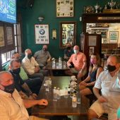 Hosteleros de la costa expresan al alcalde de Orihuela su preocupación por la mala situación que atraviesa el sector 