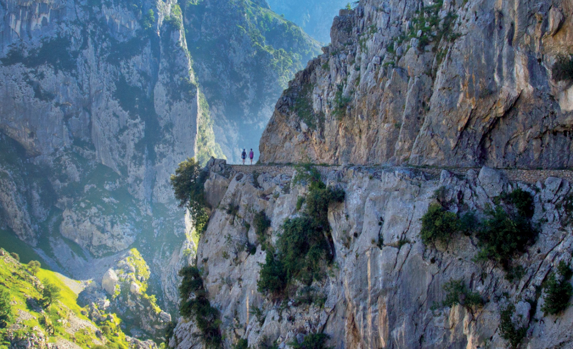 Cabrales mejora el plan de movilidad en los Picos de Europa con nuevos aparcamientos Cabrales mejora el plan de movilidad en los Picos de Europa con nuevos aparcamientos