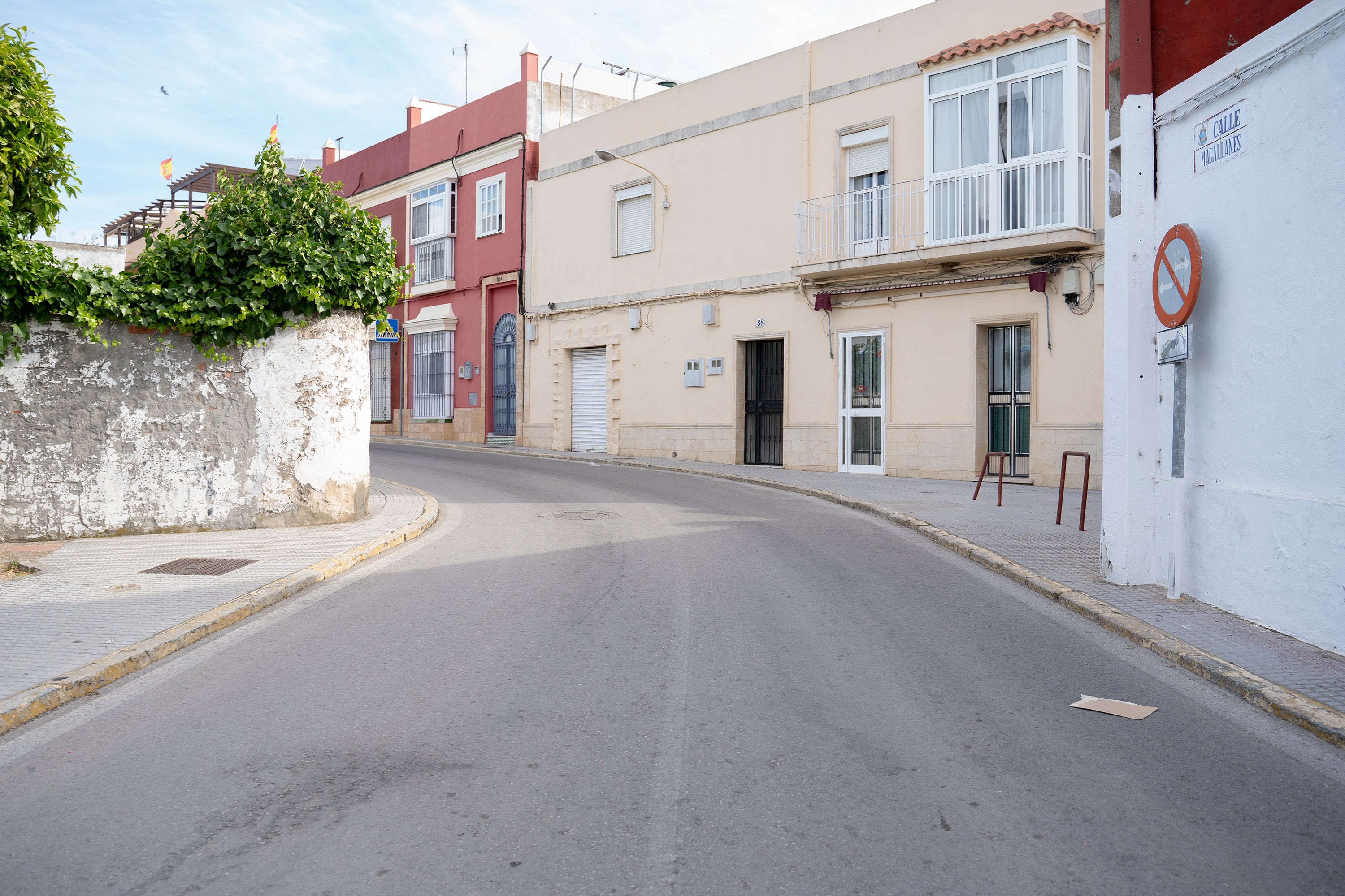 El Ayuntamiento logra la titularidad del suelo de la calle Magallanes y ya trabaja en un proyecto para mejorar el vial El Ayuntamiento logra la titularidad del suelo de la calle Magallanes y ya trabaja en un proyecto para mejorar el vial