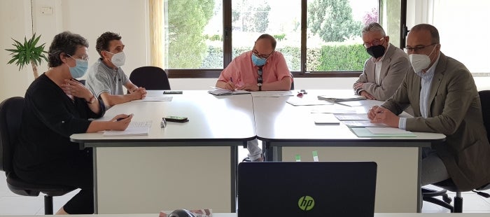 Alberto Cobos se pone al frente de la Fundación Dinópolis Alberto Cobos se pone al frente de la Fundación Dinópolis